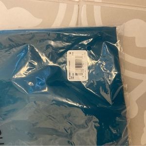 Figs Scrub Top- Casma size medium (M)- Pacific blue- NWT